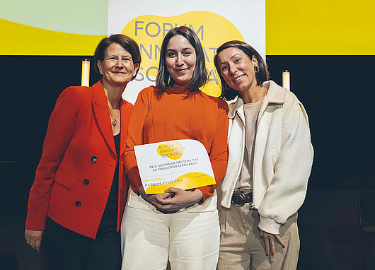 Anne-Soorya Takoordyal (au centre), lors de la remise du Prix du Forum de l'Innovation Sociétale 2024