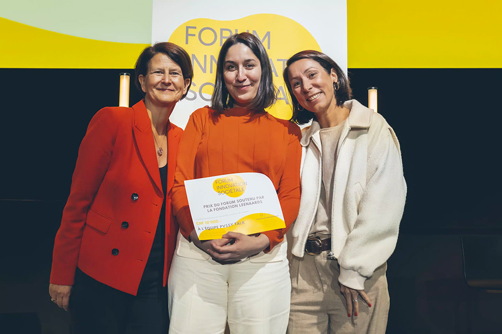Anne-Soorya Takoordyal (au centre), lors de la remise du Prix du Forum de l'Innovation Sociétale 2024